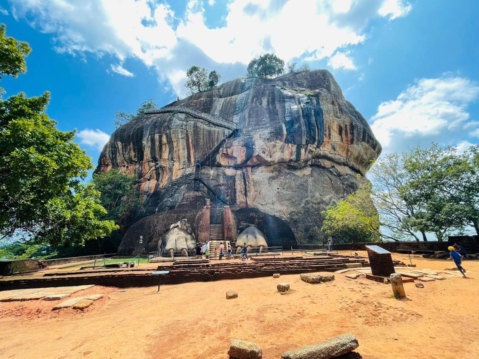 Hotel Birdwing Sigiriya Exterior foto
